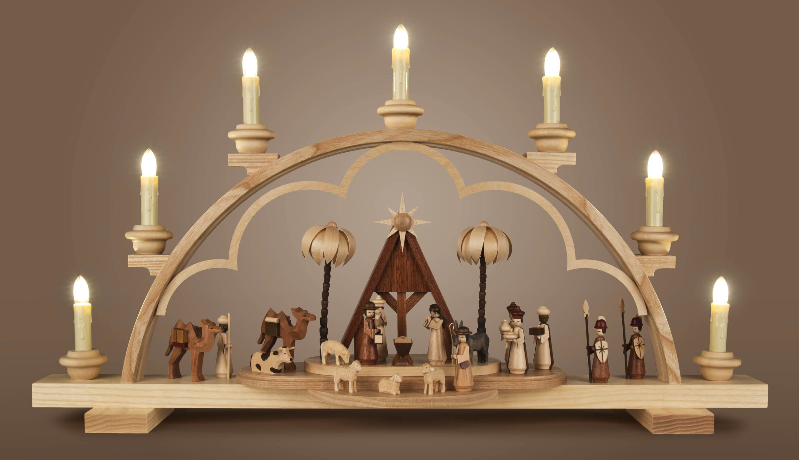 candle arch nativity, electric lights | Dregeno